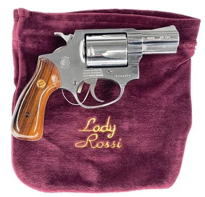 ladyR.webp